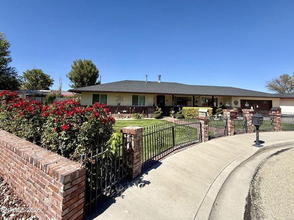 17 Maple Drive, Yerington, NV 89447