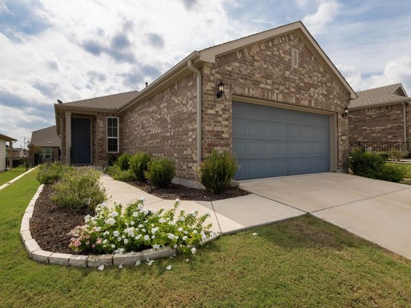 716 Kitty Hawk RD , Georgetown, TX 78633
