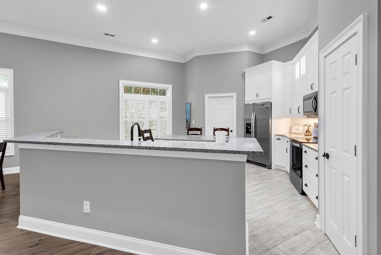 175 Ellington Ln. Photo 5