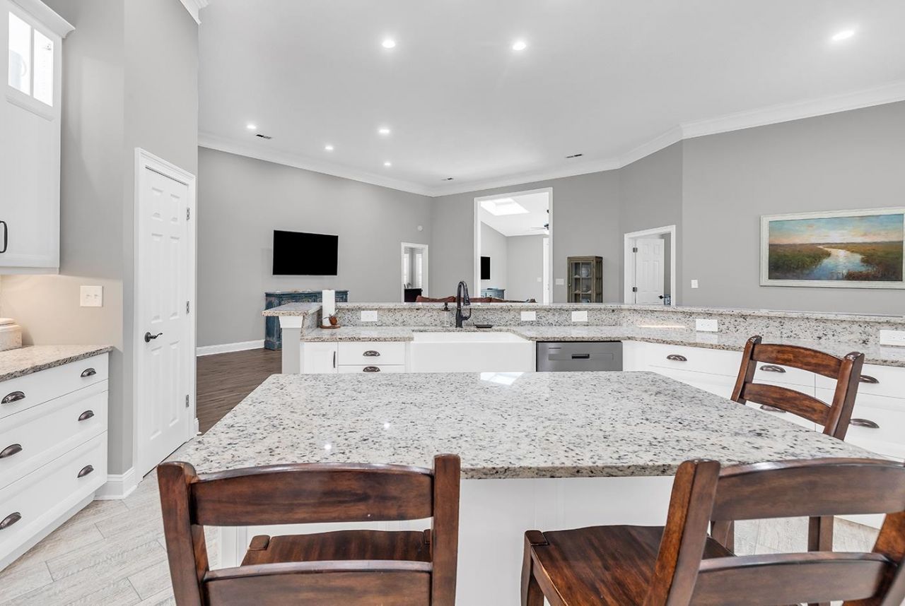 175 Ellington Ln. Photo 7