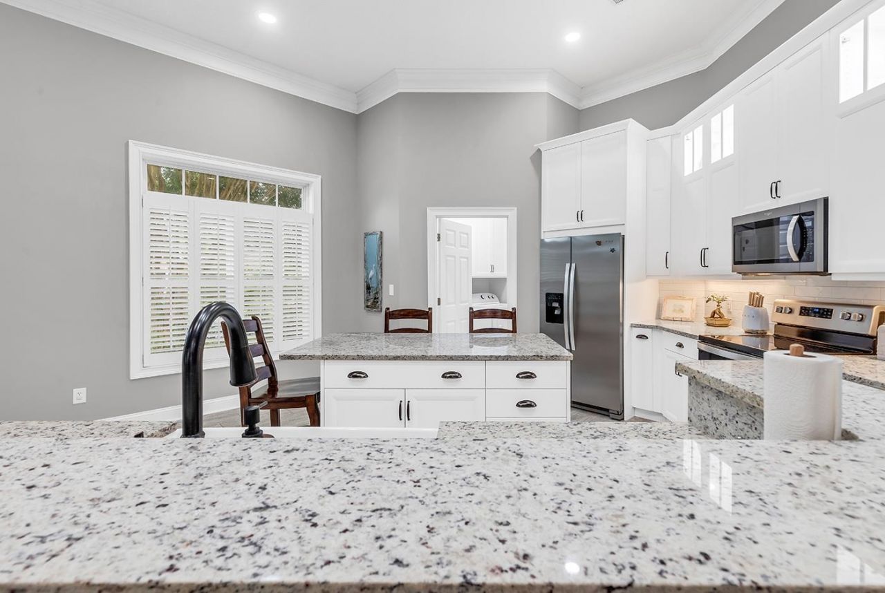 175 Ellington Ln. Photo 8