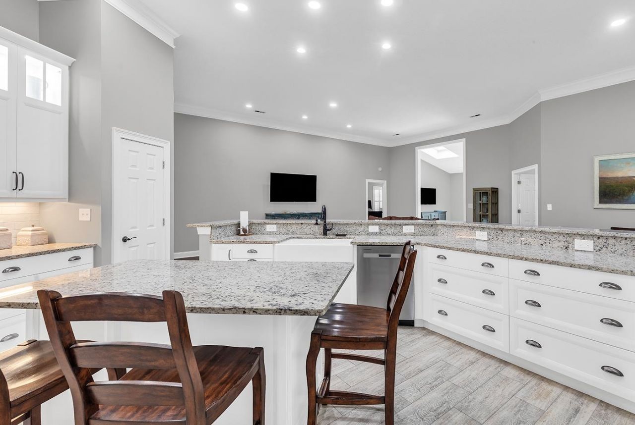 175 Ellington Ln. Photo 9