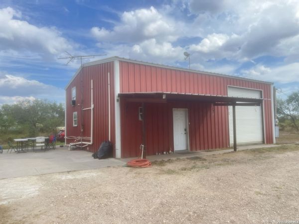 1264 FM 797, Skidmore, TX 78389