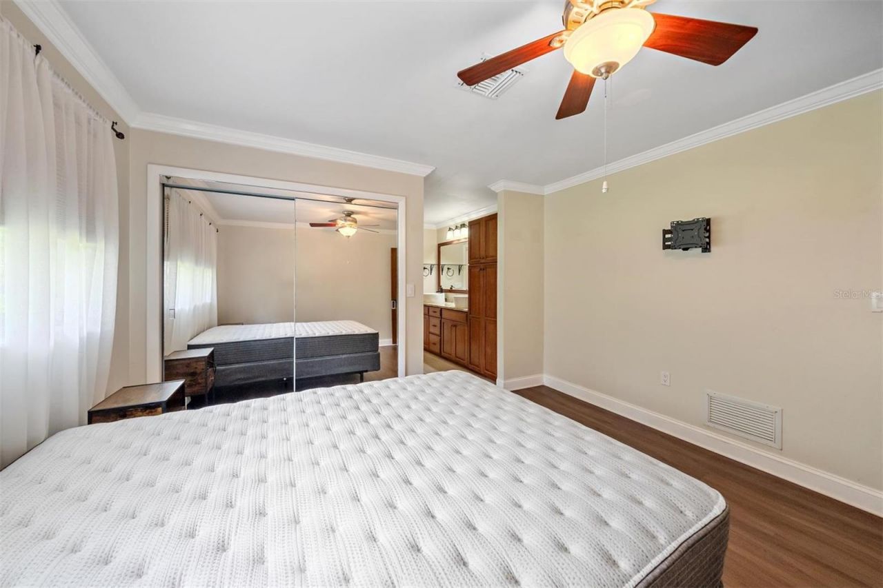 2499 Hillview Street , Sarasota, FL 34239 Photo