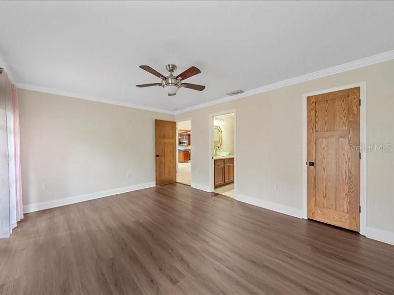 2499 Hillview Street , Sarasota, FL 34239 Photo