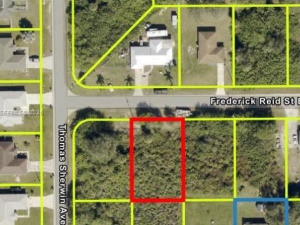 808 Fredeerick Reid St E , FL 33974