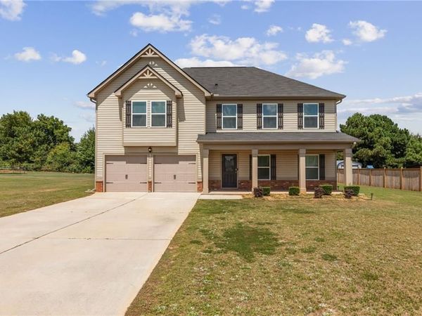 750 Clydes Way , Jackson, GA 30233
