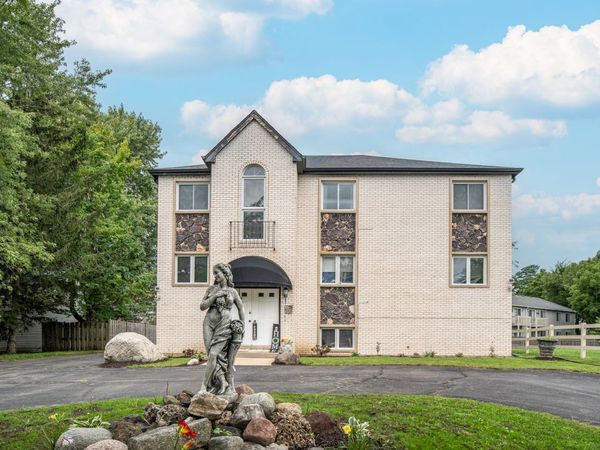 372 Alta Drive , Grayslake, IL 60030