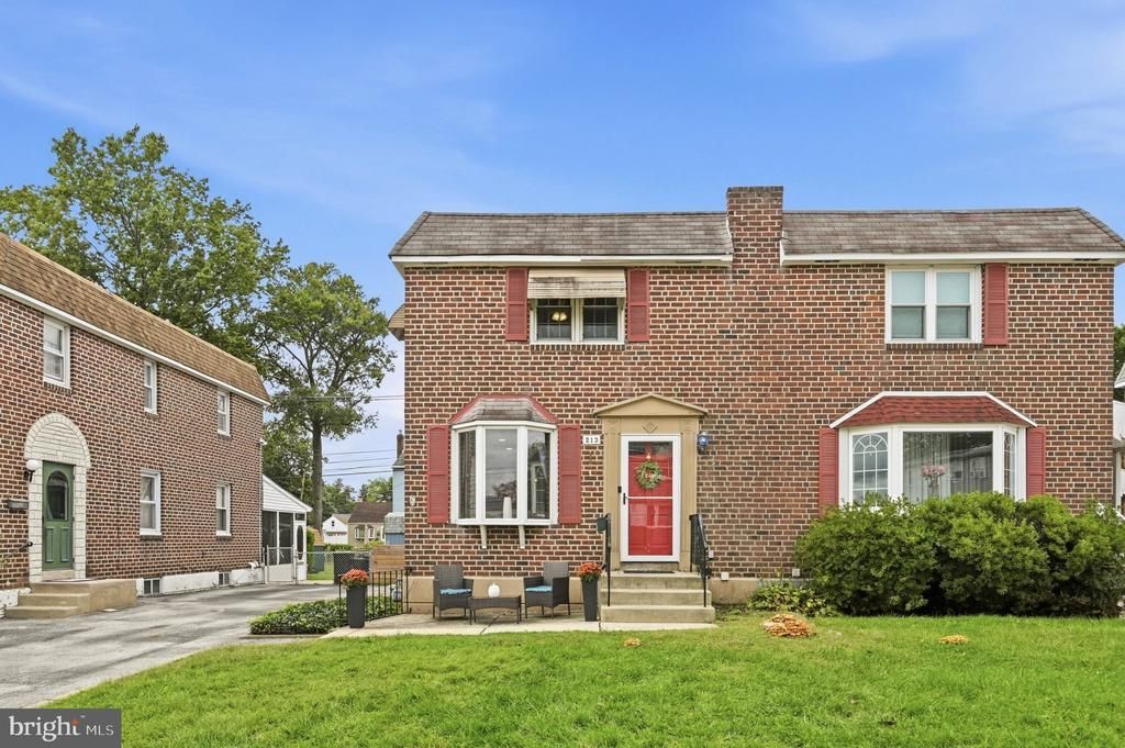 213 EVERGREEN AVENUE, FOLSOM, PA 19033
