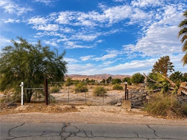 575 Cooper Street , Overton, NV 89040