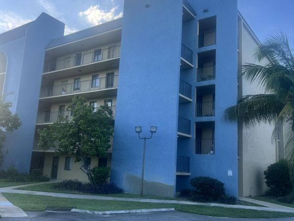 2794 TENNIS CLUB Drive, Unit 205, West Palm Beach, FL 33417