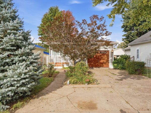 1612 LINCOLN, Muscatine, IA 52761