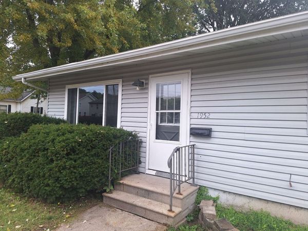 1952 Columbus Street , Ottawa, IL 61350