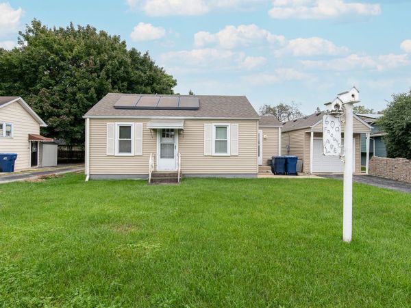 609 N Frolic Avenue , Waukegan, IL 60085