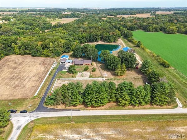 10602 Blooming Grove Road , Palmyra, IL 62674