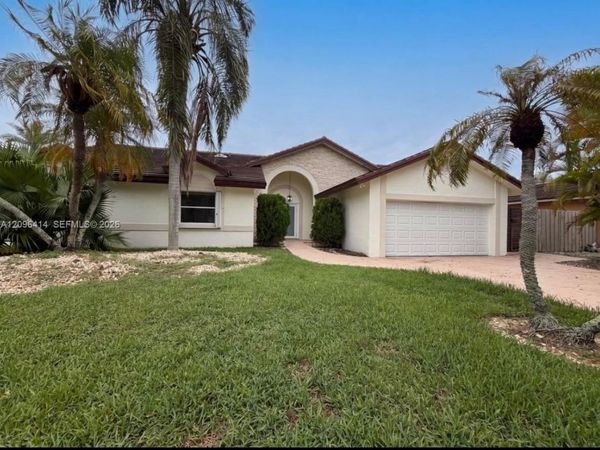 16571 SW , Miami, FL 33177