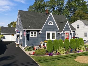 100 Amsterdam Street , Tonawanda, NY 14150