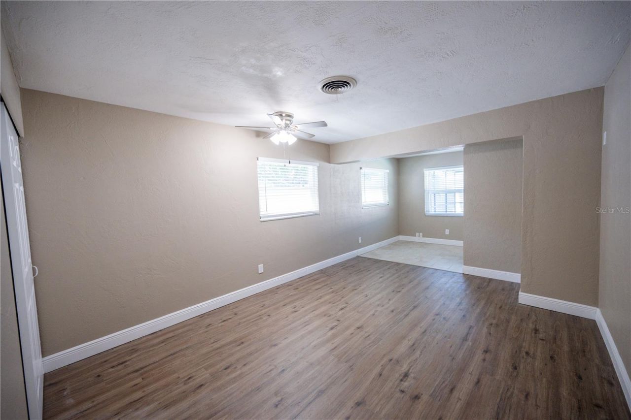 9372 1st Street N, Saint Petersburg, FL 33702 Photo