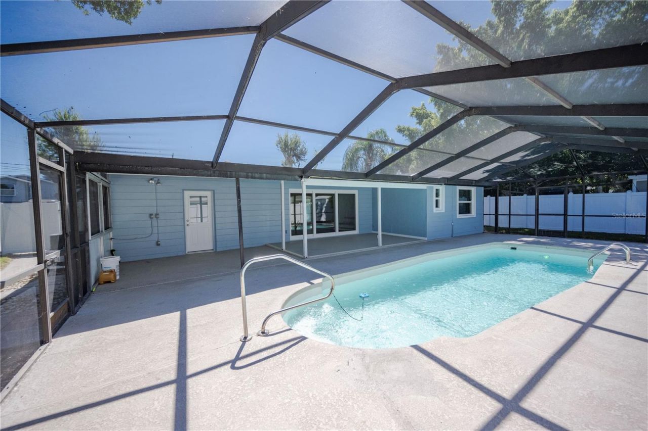 9372 1st Street N, Saint Petersburg, FL 33702 Photo