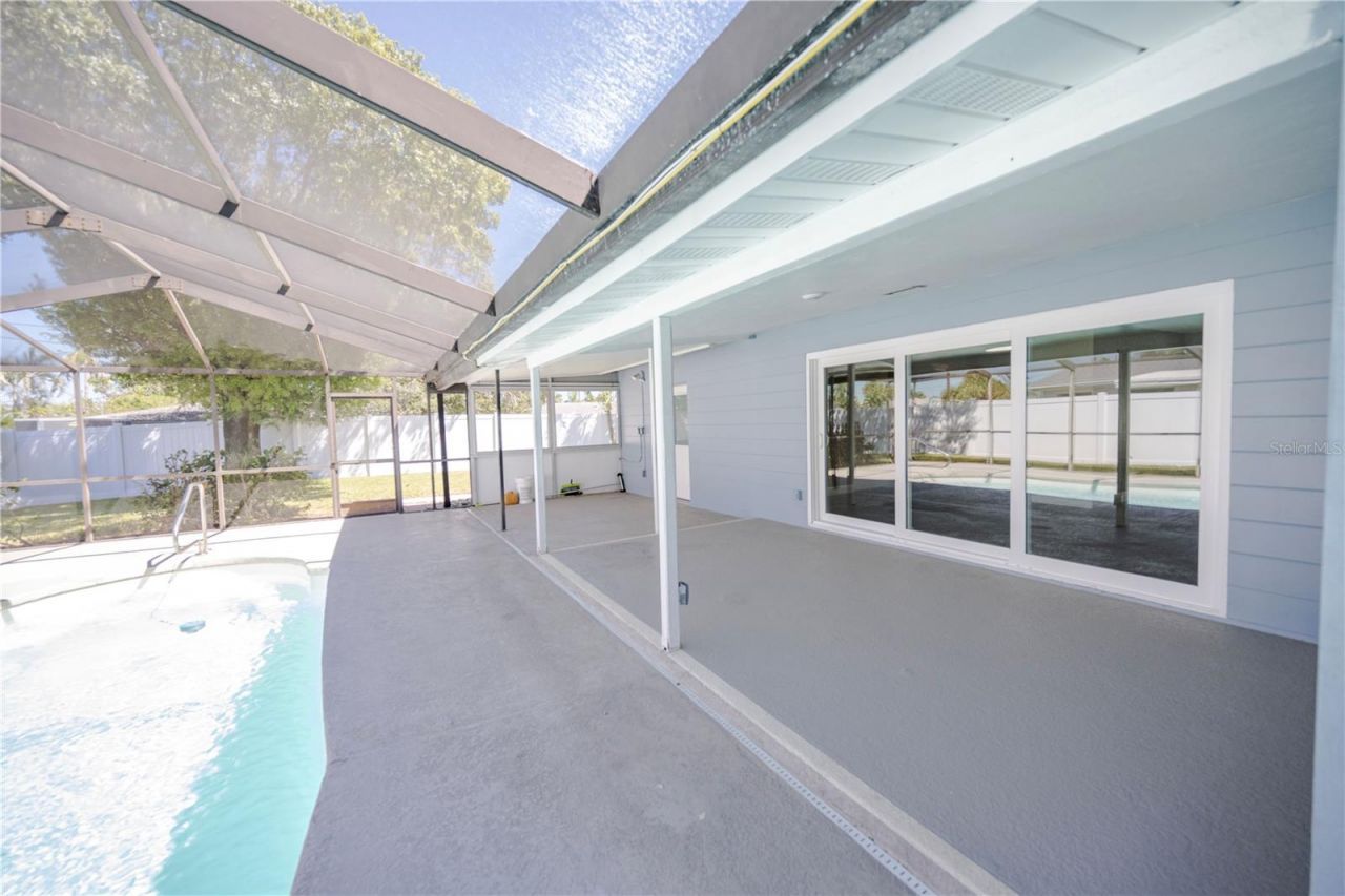 9372 1st Street N, Saint Petersburg, FL 33702 Photo