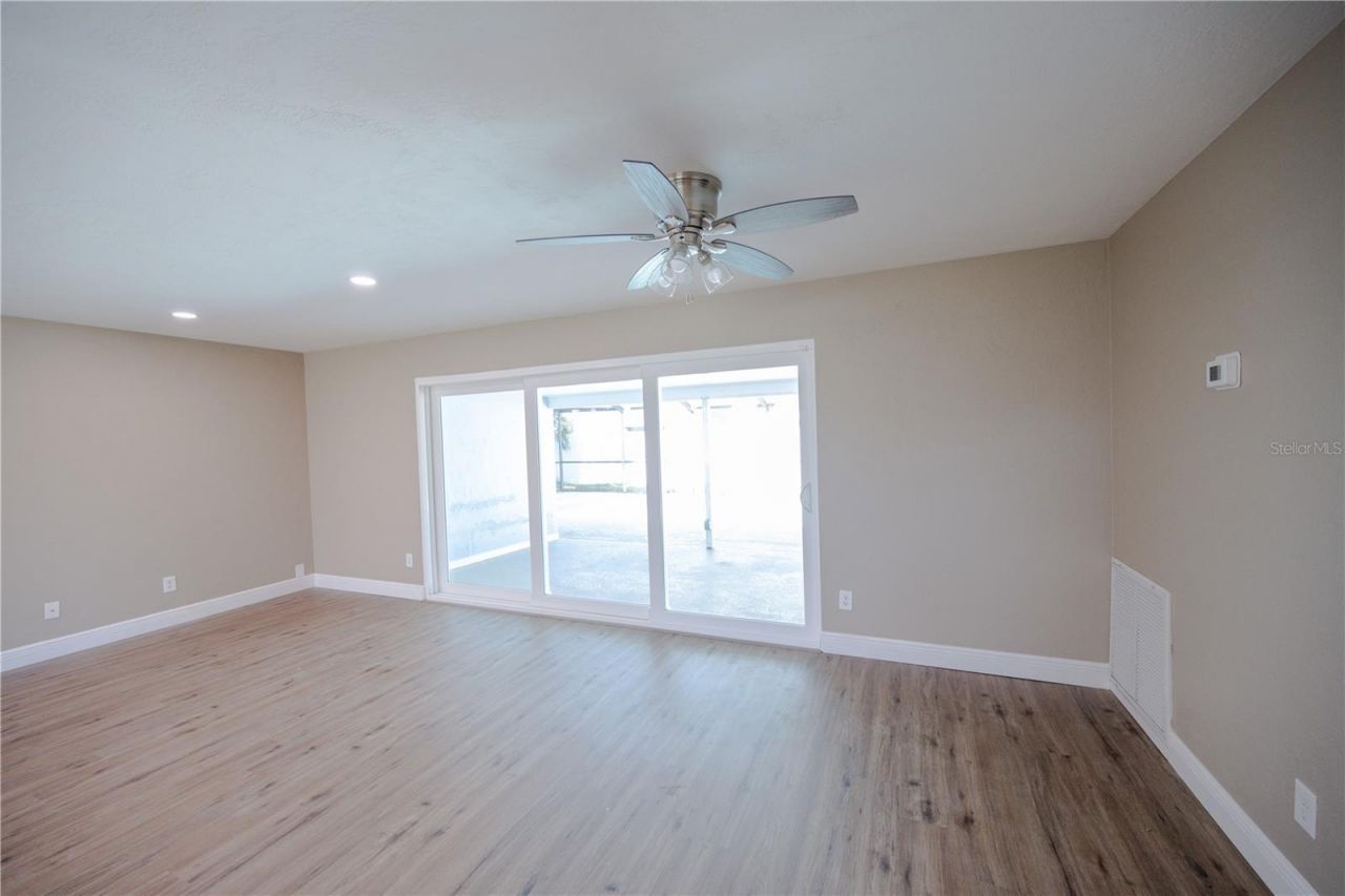 9372 1st Street N, Saint Petersburg, FL 33702 Photo