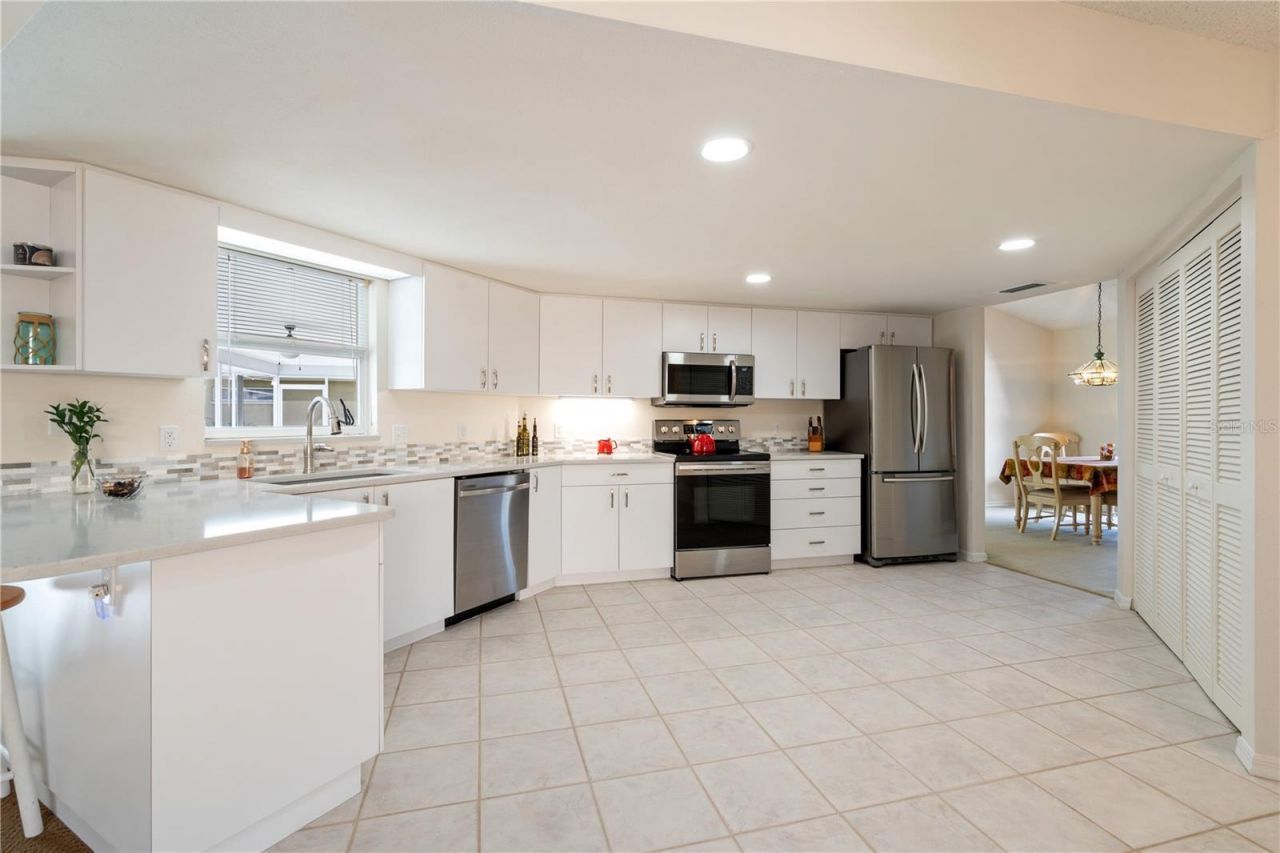 5628 Cynthia Lane, Sarasota, FL 34235 Photo