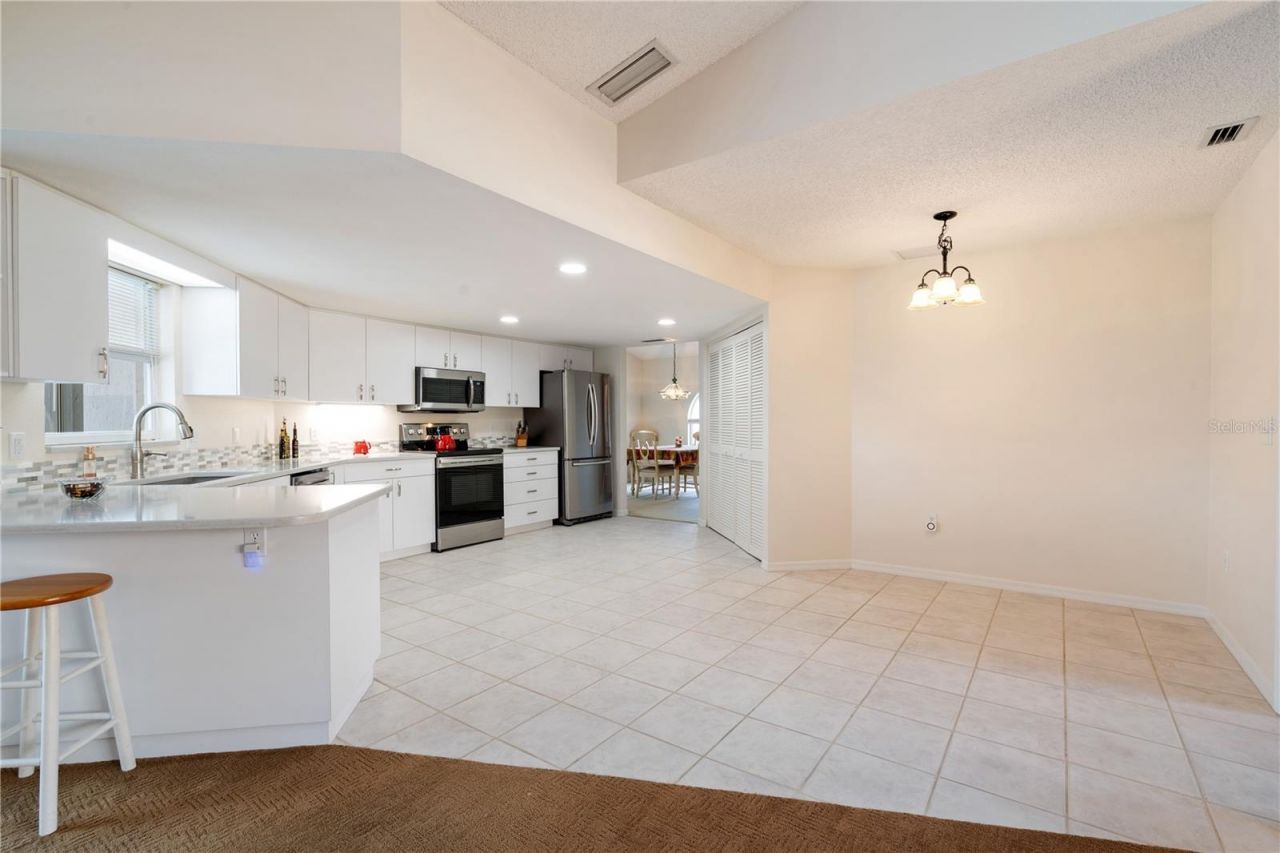 5628 Cynthia Lane, Sarasota, FL 34235 Photo