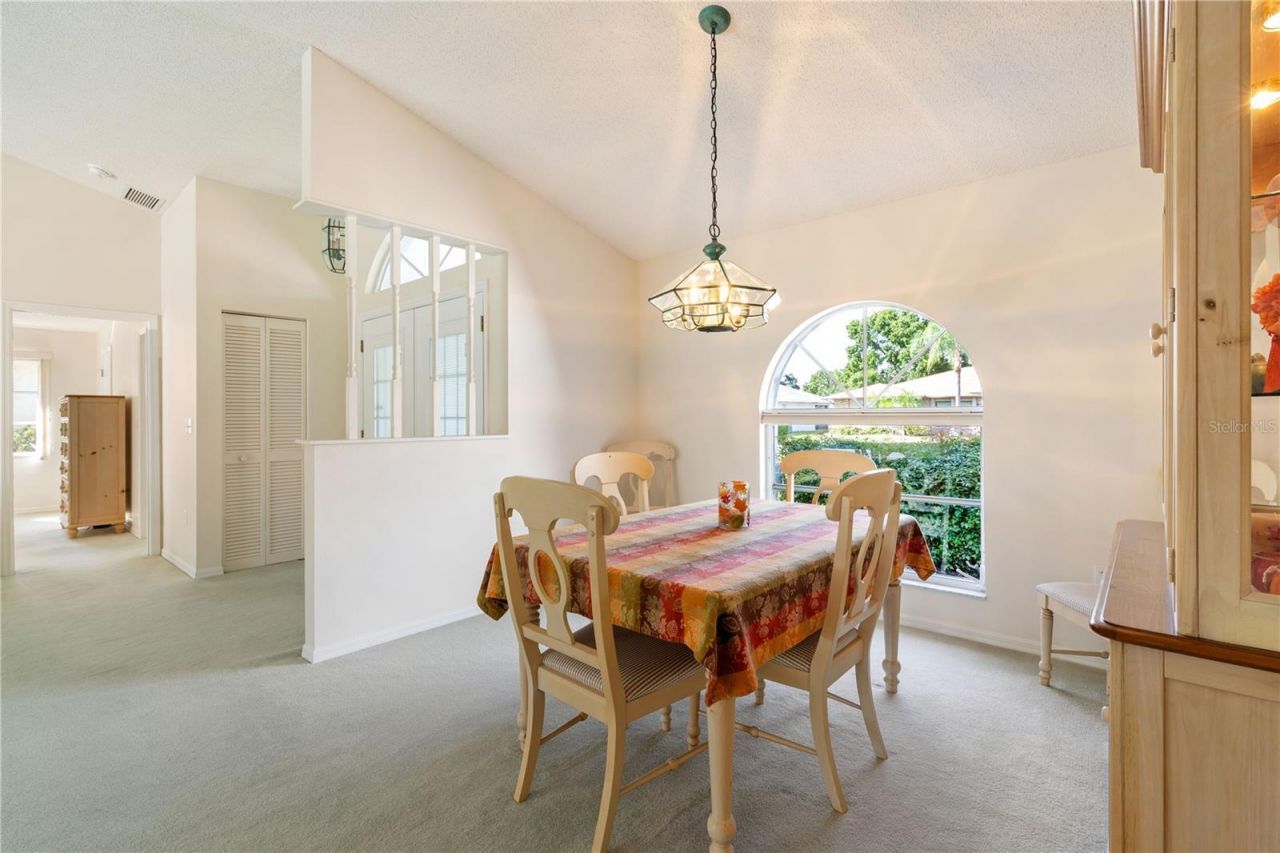 5628 Cynthia Lane, Sarasota, FL 34235 Photo