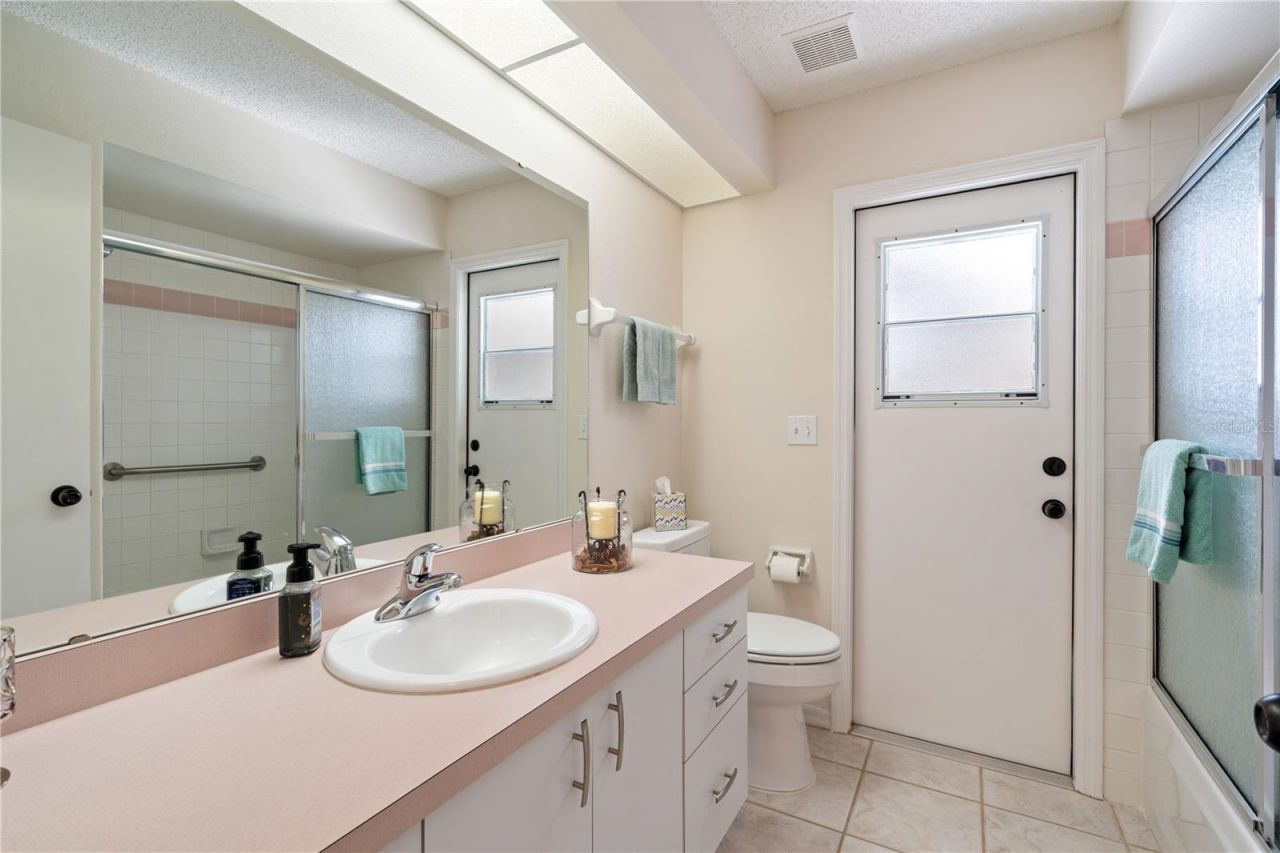5628 Cynthia Lane, Sarasota, FL 34235 Photo