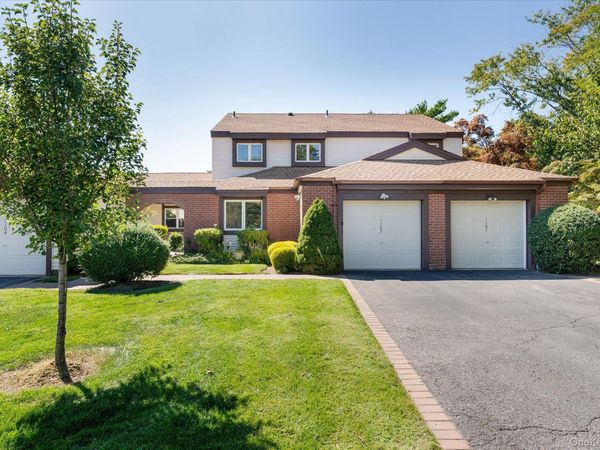 1102 Gotham Path , Saint James, NY 11780