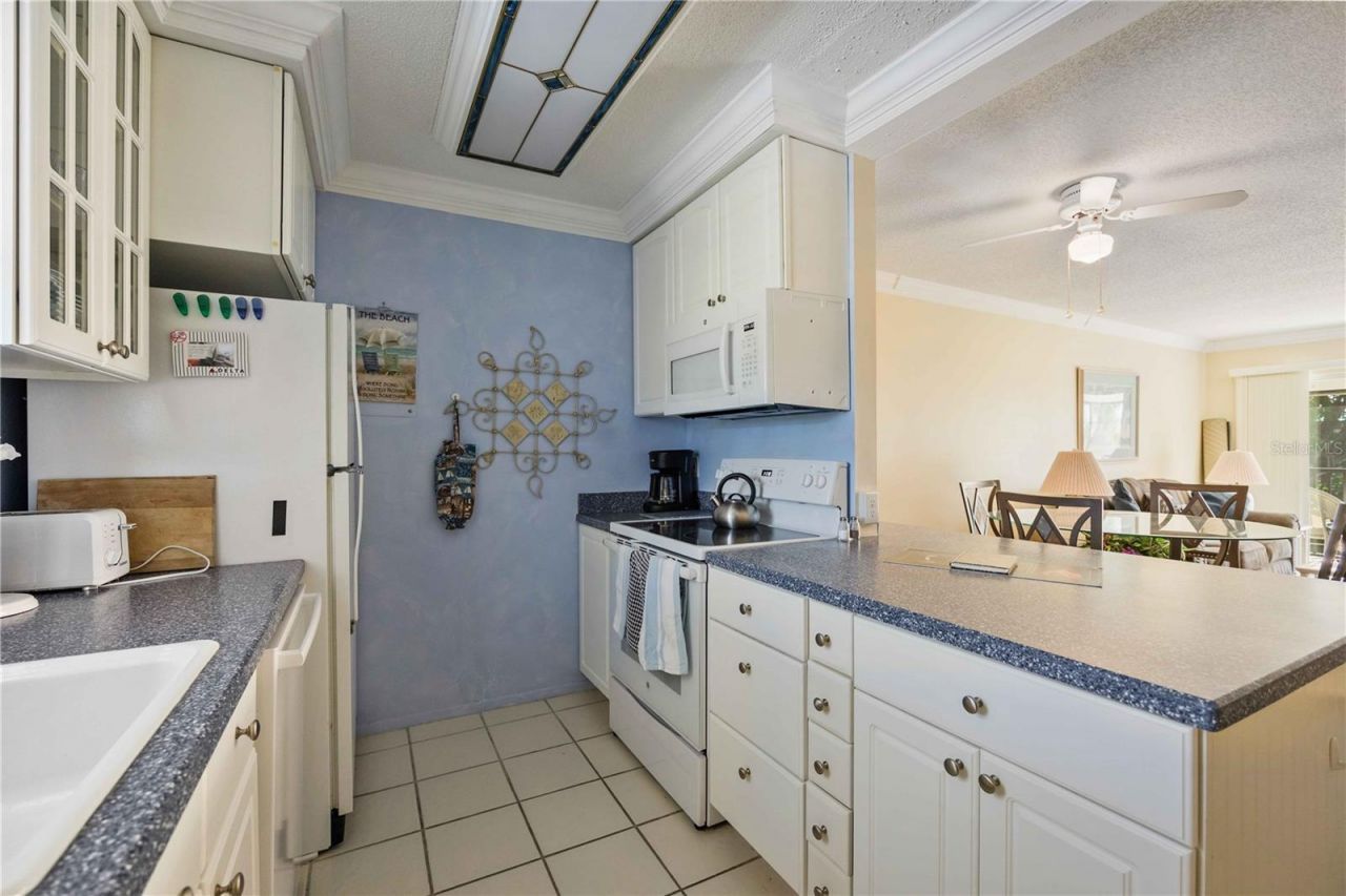 5673 Midnight Pass Road , Unit 202, Sarasota, FL 34242 Photo