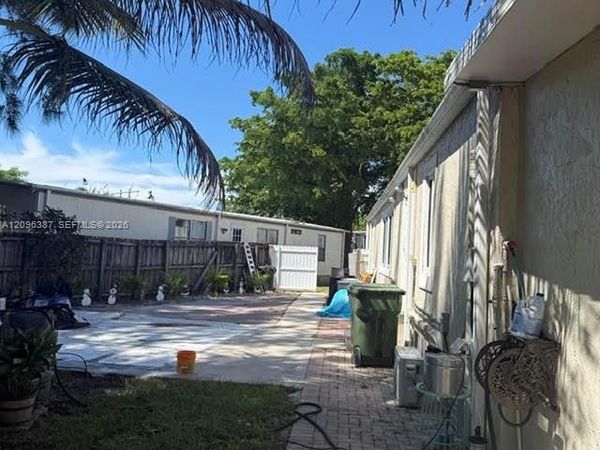 21750 NW 1st St , Pembroke Pines, FL 33029
