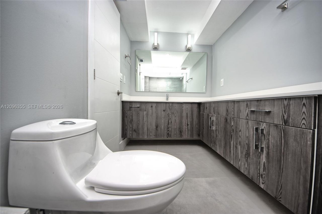 1660 NE 191st St , Unit 309-1, Miami, FL 33179 Photo