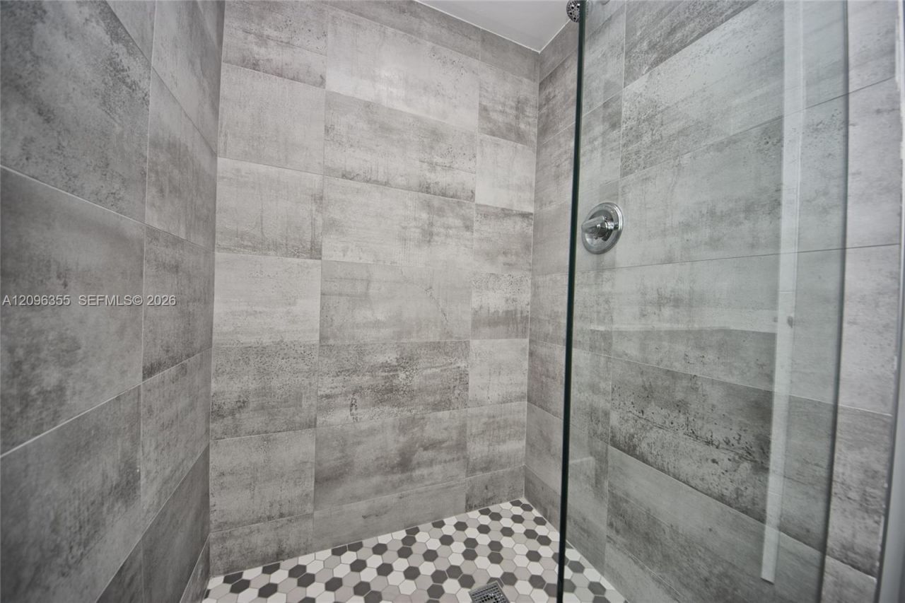 1660 NE 191st St , Unit 309-1, Miami, FL 33179 Photo