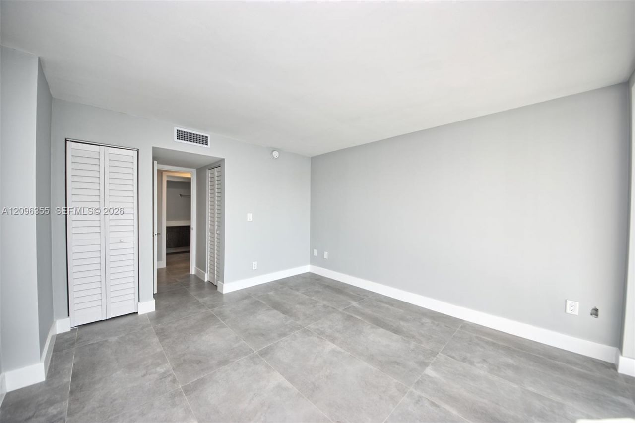1660 NE 191st St , Unit 309-1, Miami, FL 33179 Photo
