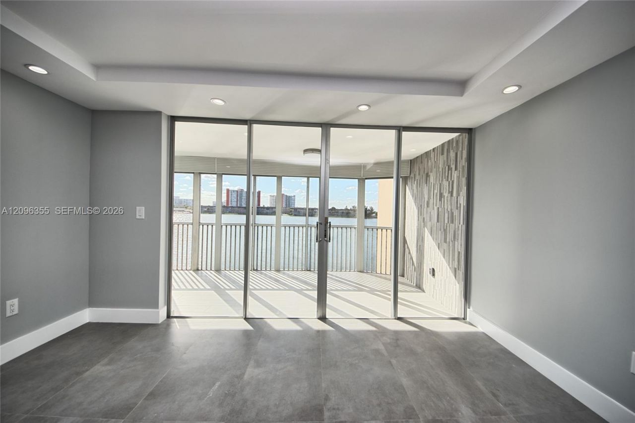 1660 NE 191st St , Unit 309-1, Miami, FL 33179 Photo
