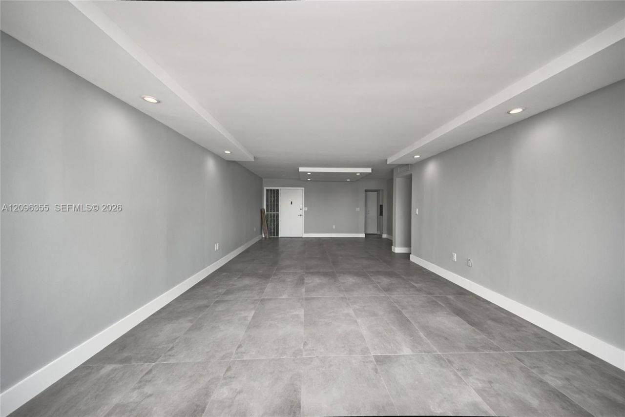 1660 NE 191st St , Unit 309-1, Miami, FL 33179 Photo