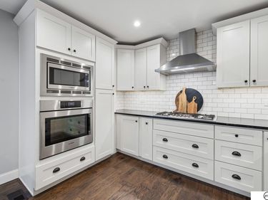 2321 Camelot Court, Lincoln, NE 68512