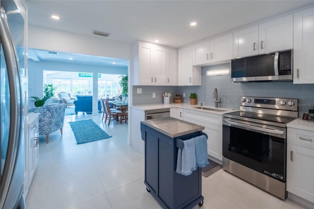 8302 Midnight Pass Road, Sarasota, FL 34242 Photo