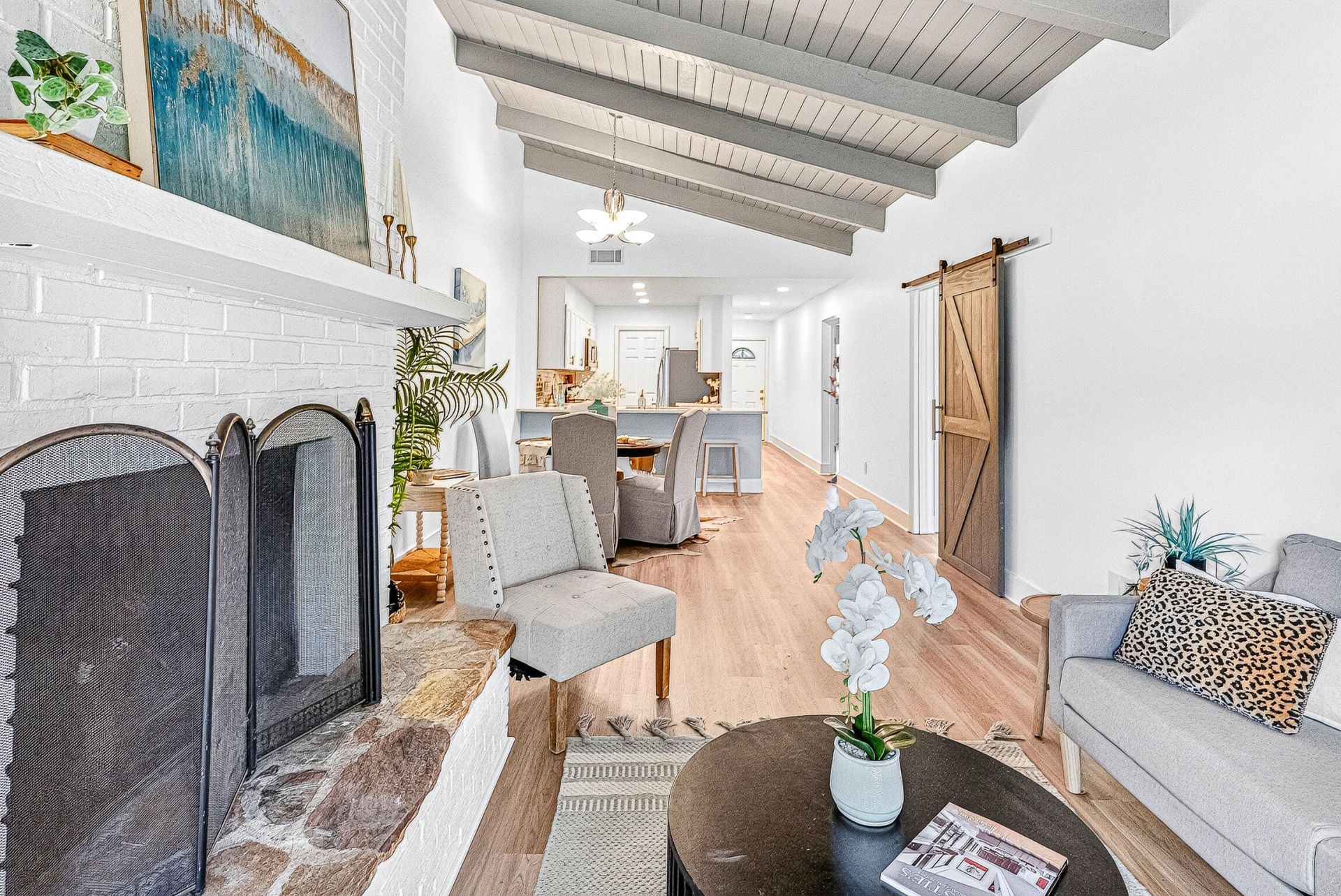107 Ventura Place Photo 11