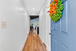 107 Ventura Place photo 4