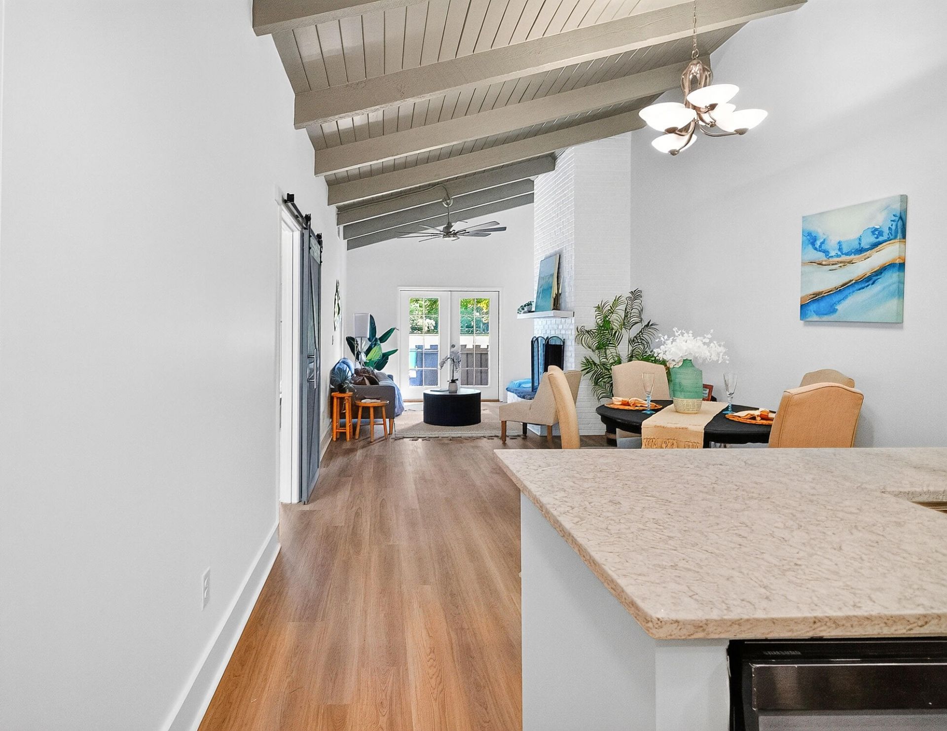 107 Ventura Place Photo 7