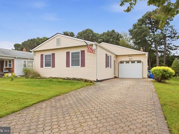 11 WOODSTOCK DRIVE, TOMS RIVER, NJ 08757