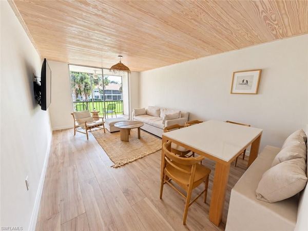225 Turtle Lake CT , Unit 207, NAPLES, FL 34105