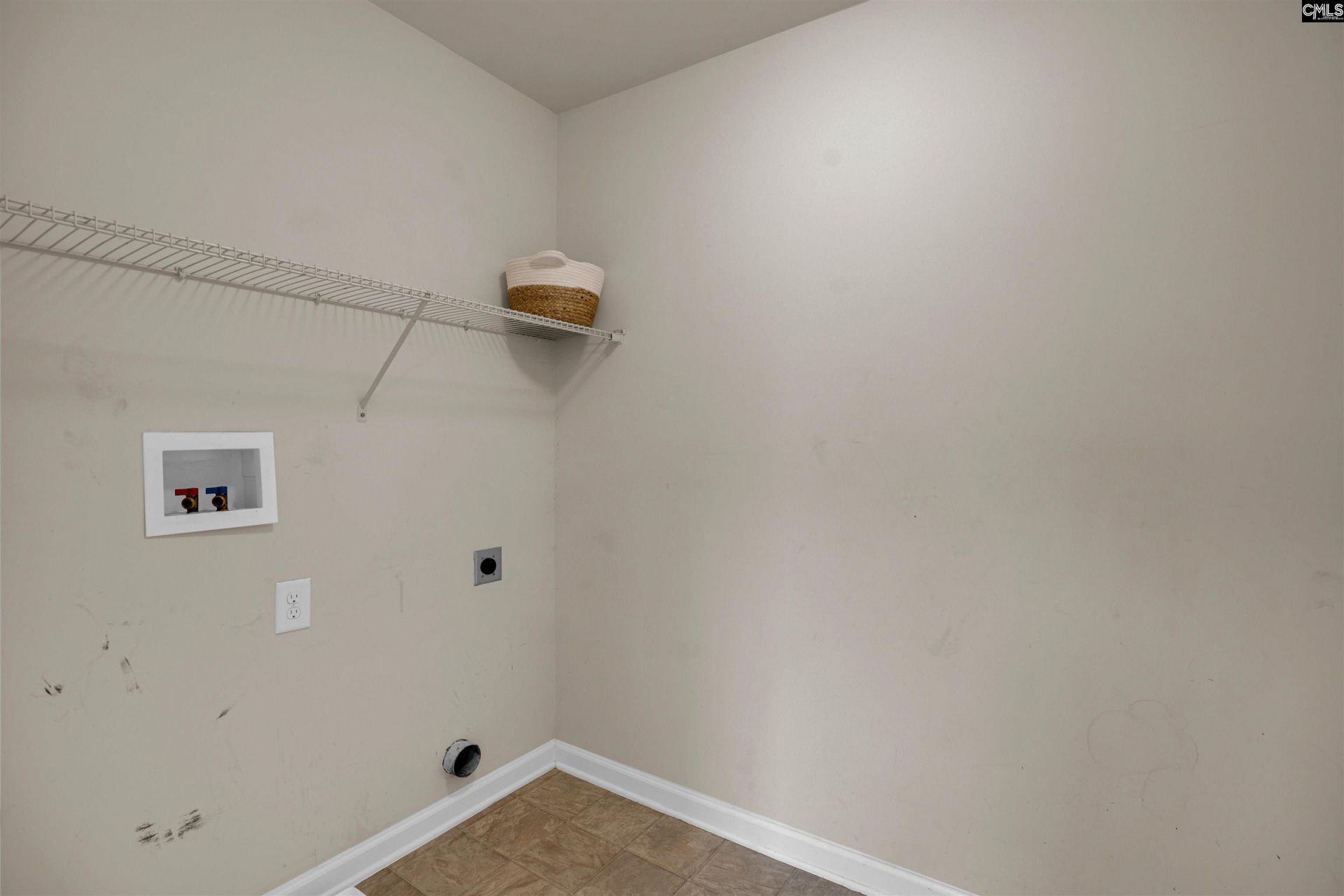 100 Ashford Way Photo 32