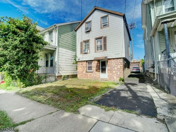 515 Monroe St, Orange, NJ 07050