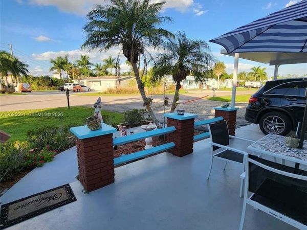 812 Lake McGregor Dr , Fort Myers, FL 33919
