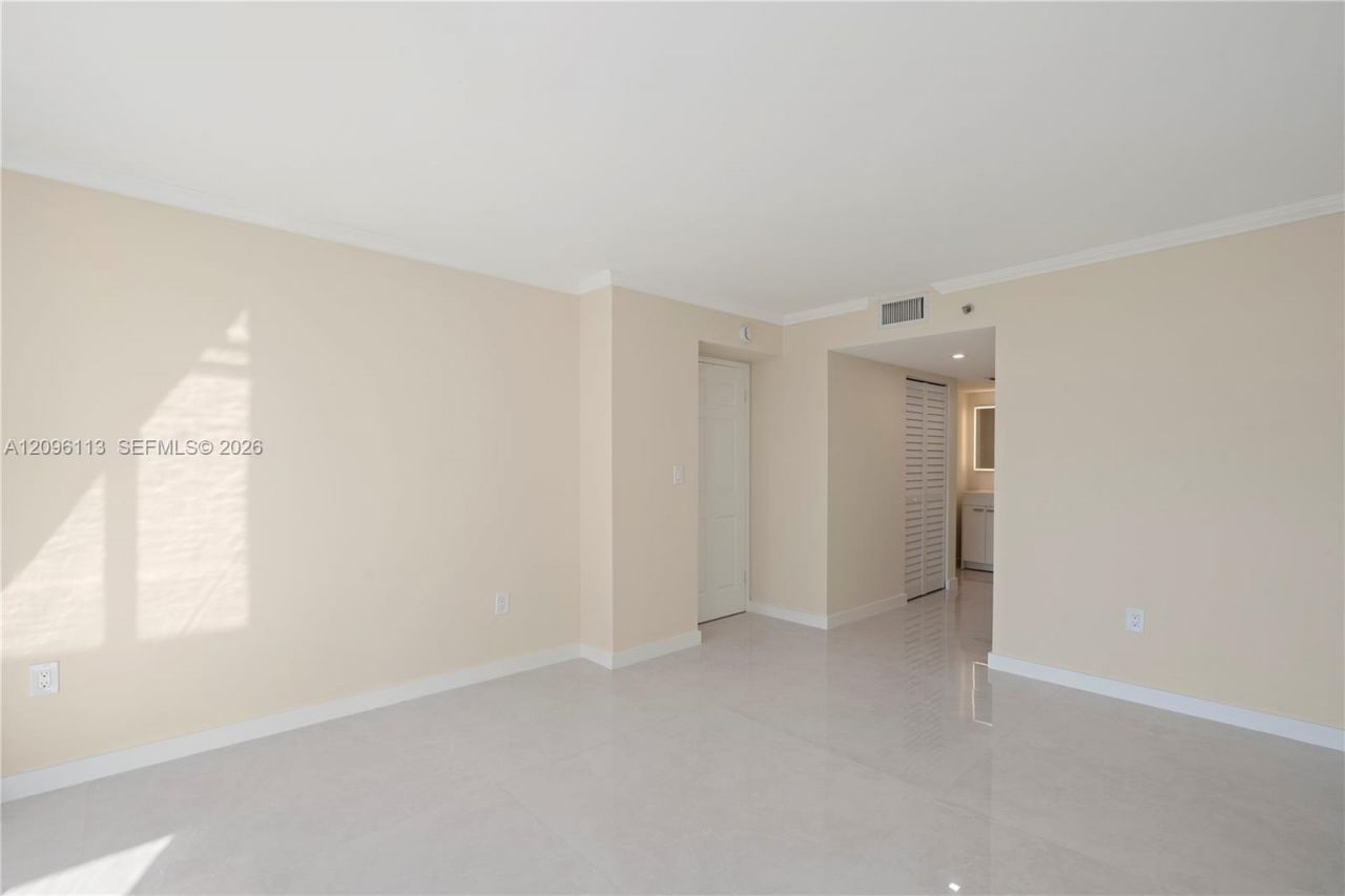 210 174th St , Unit 1103, Sunny Isles Beach, FL 33160 Photo