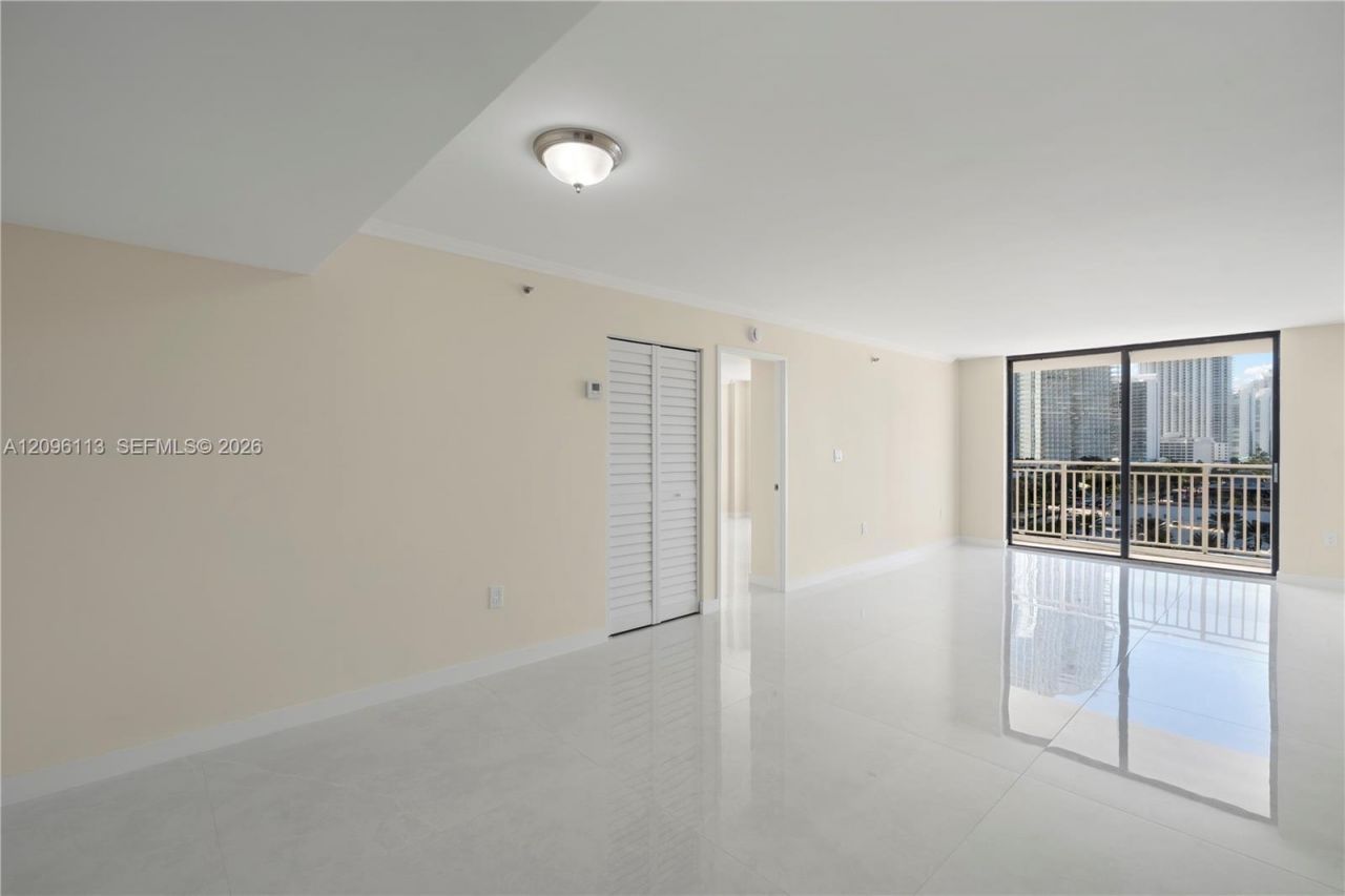 210 174th St , Unit 1103, Sunny Isles Beach, FL 33160 Photo