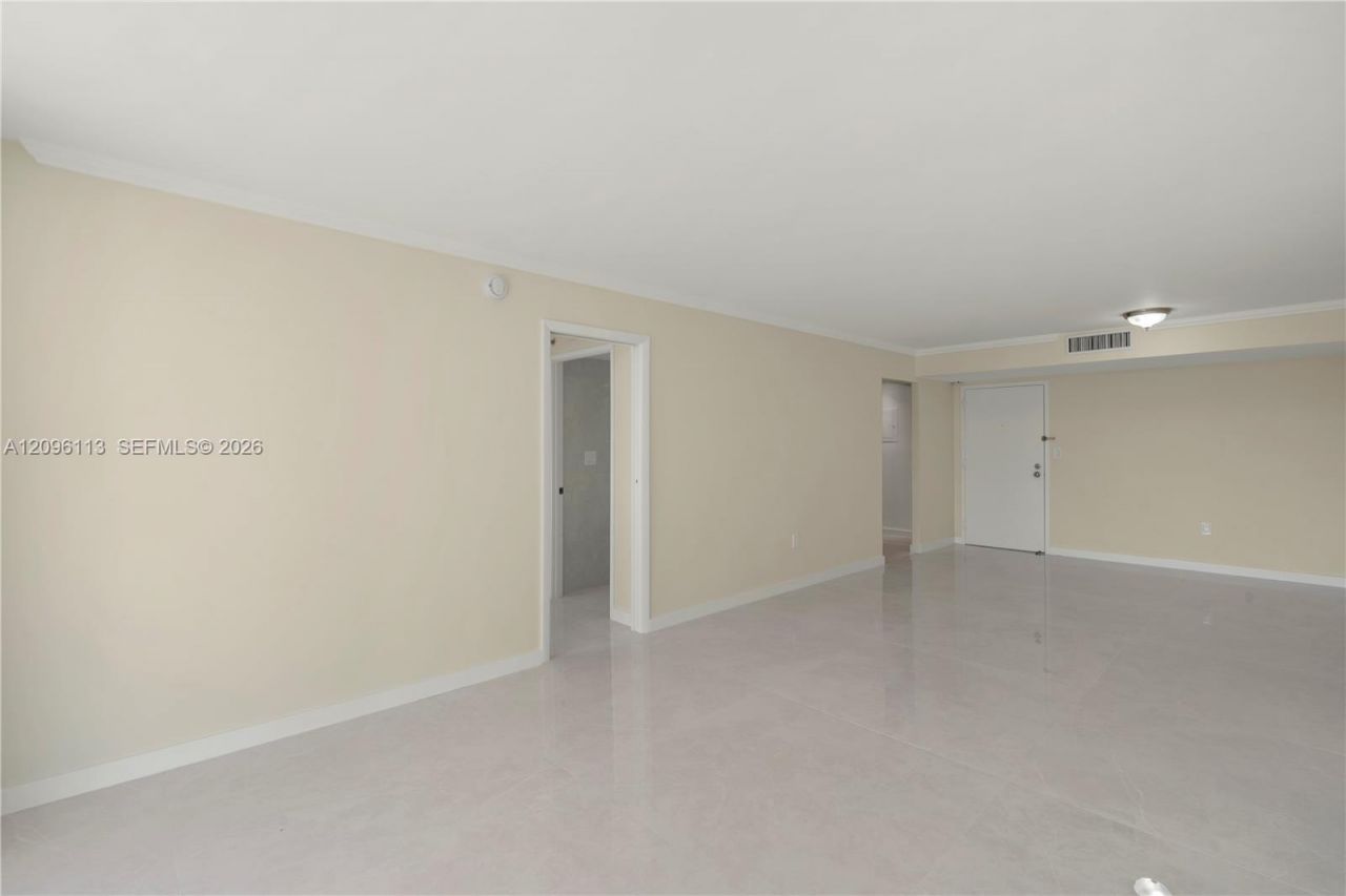 210 174th St , Unit 1103, Sunny Isles Beach, FL 33160 Photo